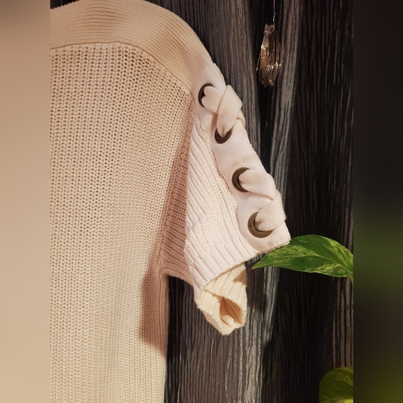 Sweater - Picture 2 of 7